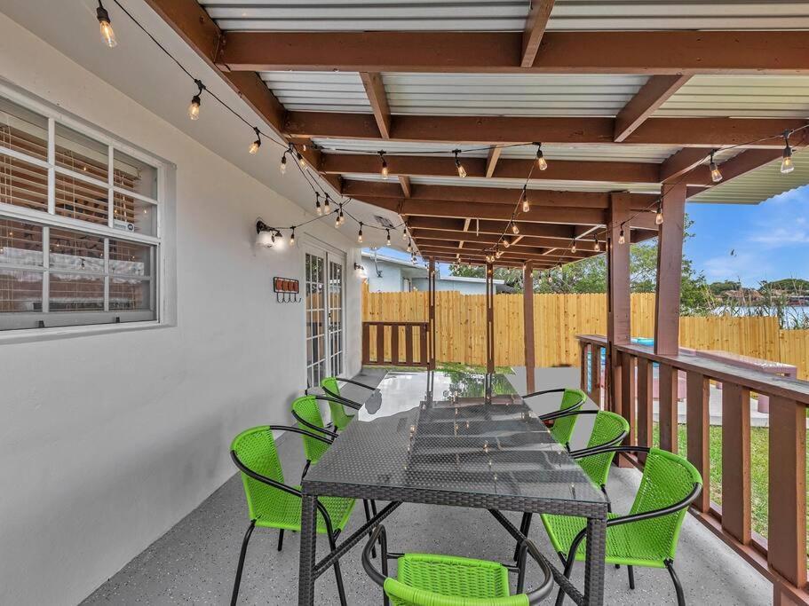 Supervilla - Lakefront - Sunsets, Kayaks, Grill Fort Lauderdale Zewnętrze zdjęcie