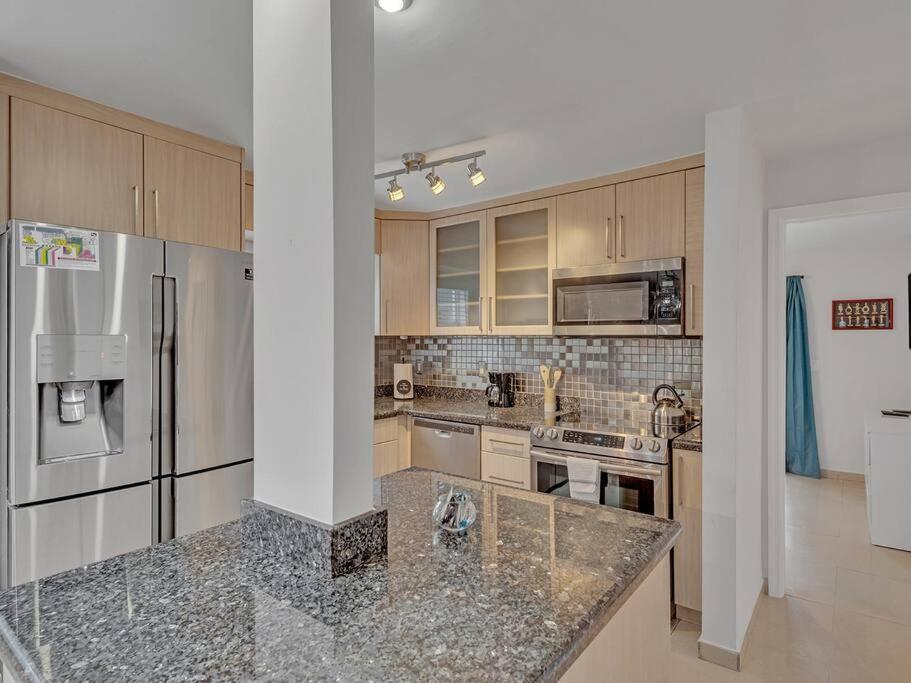 Supervilla - Lakefront - Sunsets, Kayaks, Grill Fort Lauderdale Zewnętrze zdjęcie