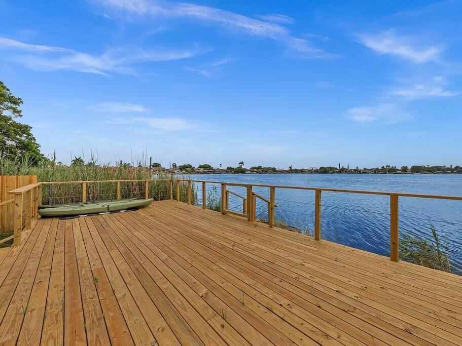 Supervilla - Lakefront - Sunsets, Kayaks, Grill Fort Lauderdale Zewnętrze zdjęcie