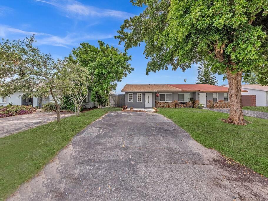 Supervilla - Lakefront - Sunsets, Kayaks, Grill Fort Lauderdale Zewnętrze zdjęcie