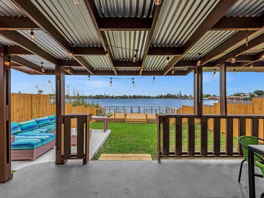 Supervilla - Lakefront - Sunsets, Kayaks, Grill Fort Lauderdale Zewnętrze zdjęcie